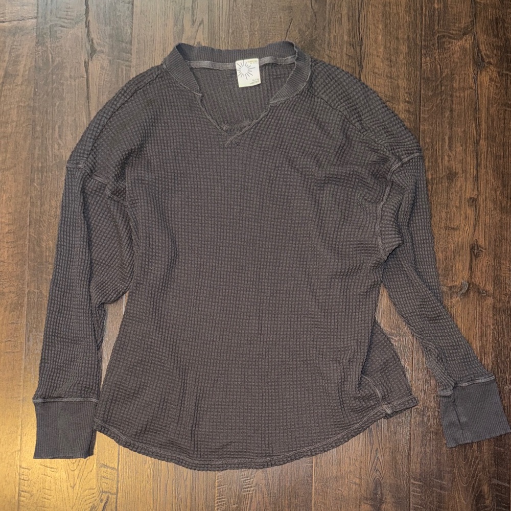 Waffle Long Sleeve Top in Charcoal